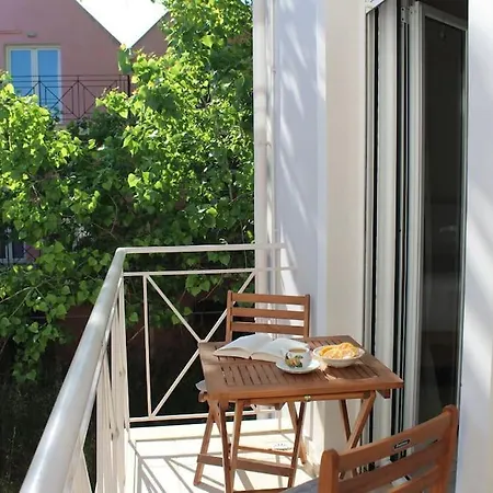 Lucia 아파트 아르고스톨리온