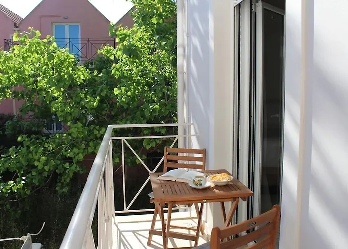 Lucia 아파트 아르고스톨리온